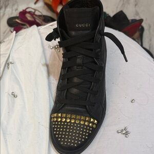 Gucci Women's Black and Gold High-Top Sneakers